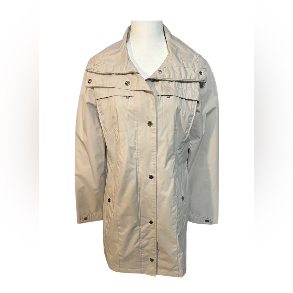 Classic London Fog Ivory Trench Raincoat - Size Small - Excellent Condition!